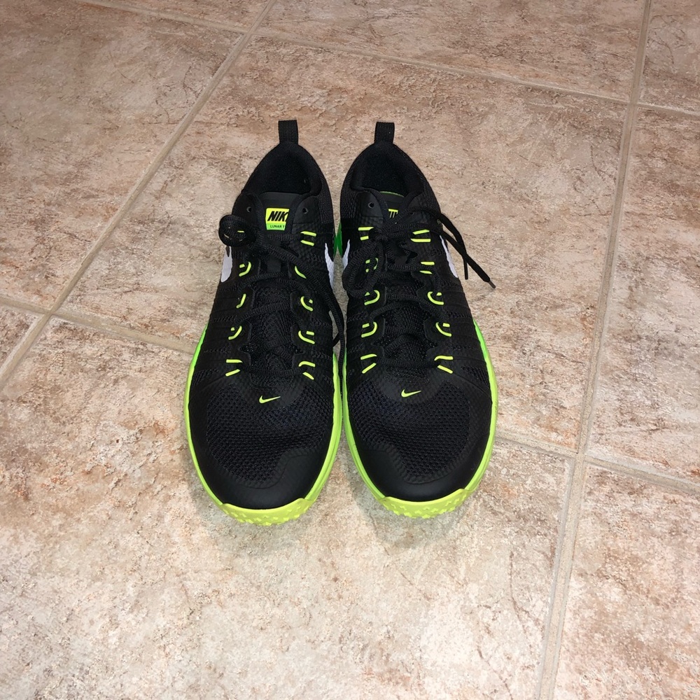 Men’s Nike sneakers